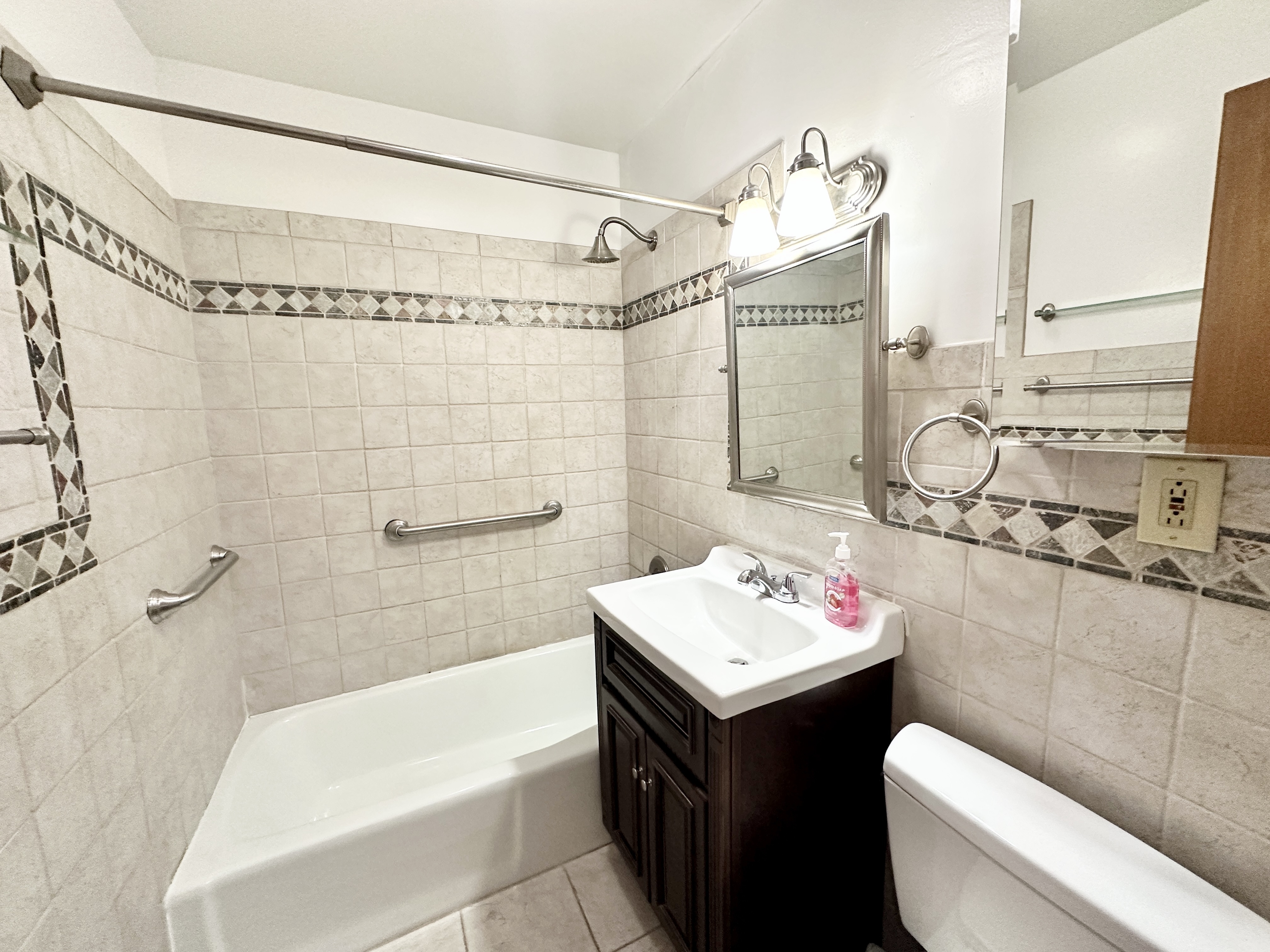 657 Warren Street 2B Park Slope Brooklyn NY 11217