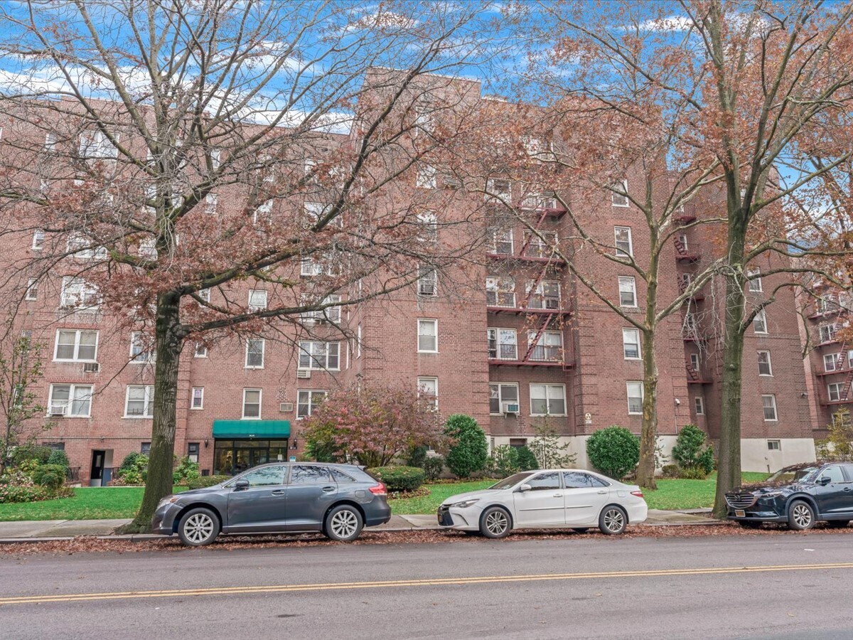 26-25 Union Street 6A Flushing Queens NY 11354