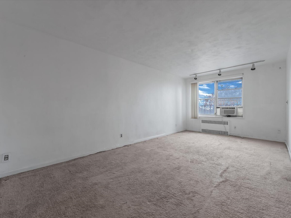 26-25 Union Street 6A Flushing Queens NY 11354
