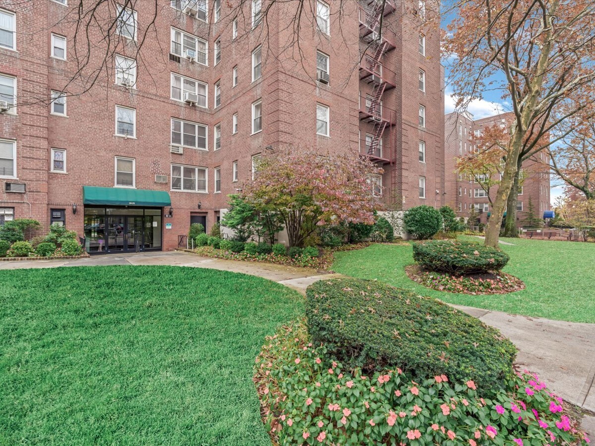 26-25 Union Street 6A Flushing Queens NY 11354