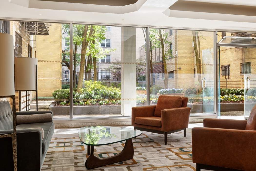 30 East 9th Street 6BBCC Greenwich Village New York NY 10003