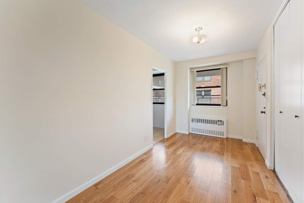 4901 Henry Hudson Parkway West 9F Riverdale Bronx NY 10471