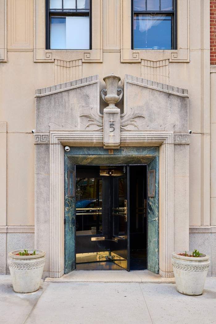 5 Riverside Drive Upper West Side New York NY 10023