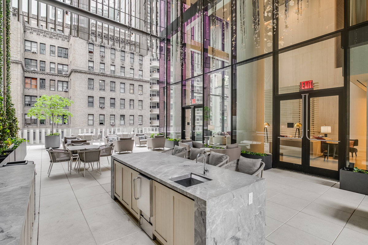 138 East 50th Street Turtle Bay New York NY 10022