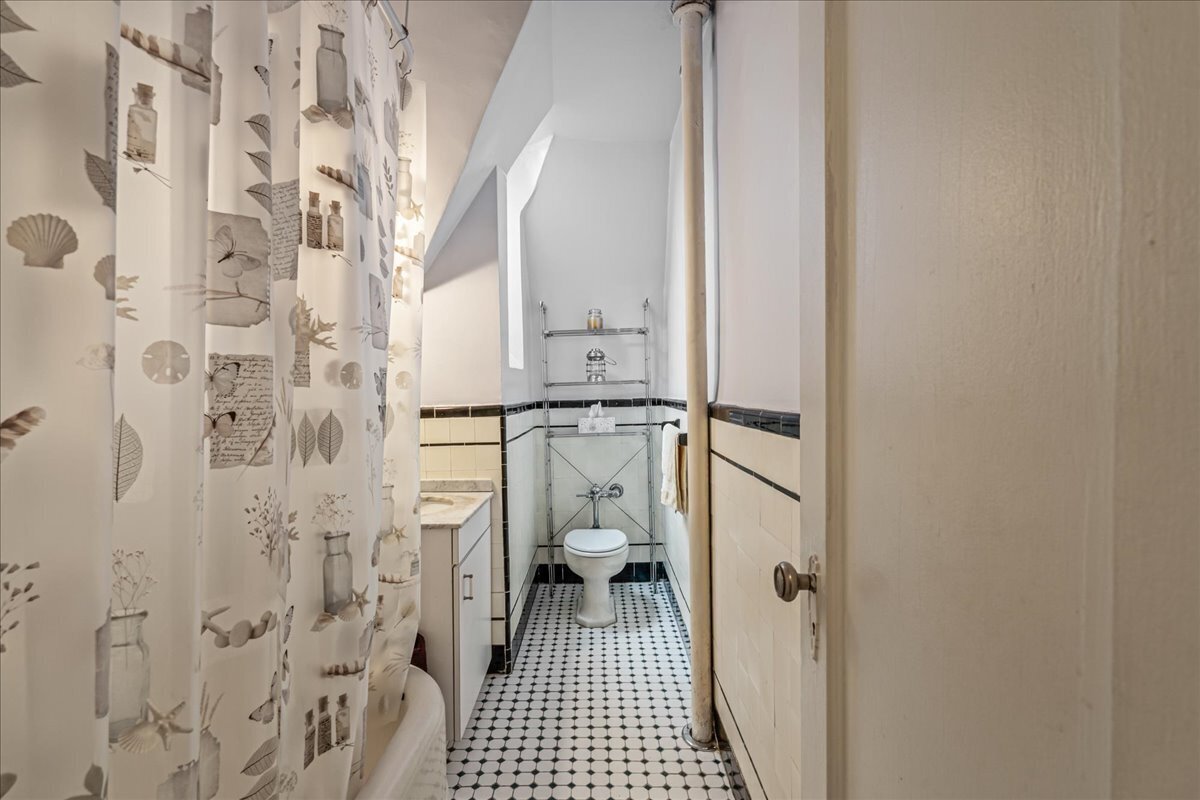150 Burns Street 3H/3G Forest Hills Queens NY 11375