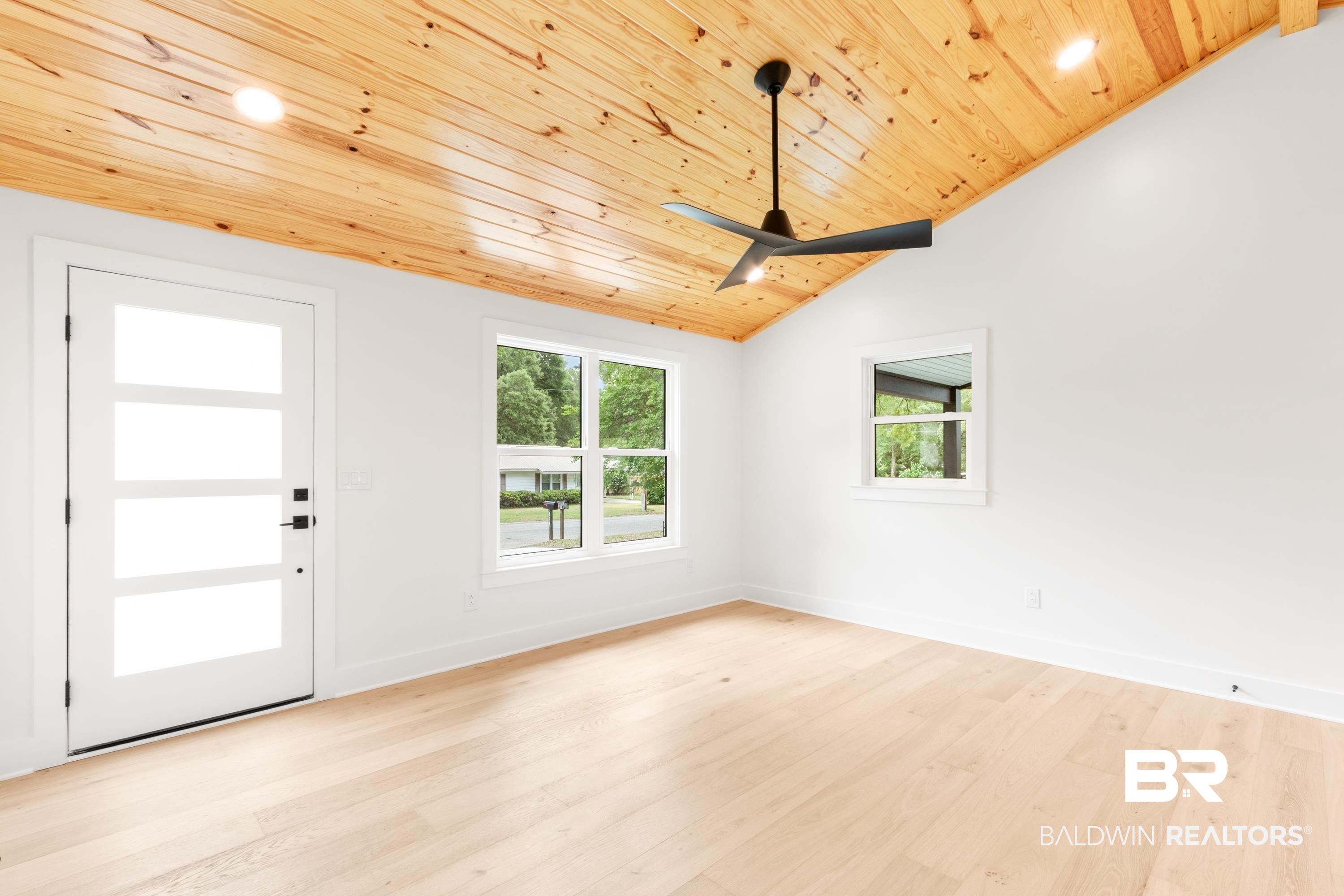 395106 | Photo 12