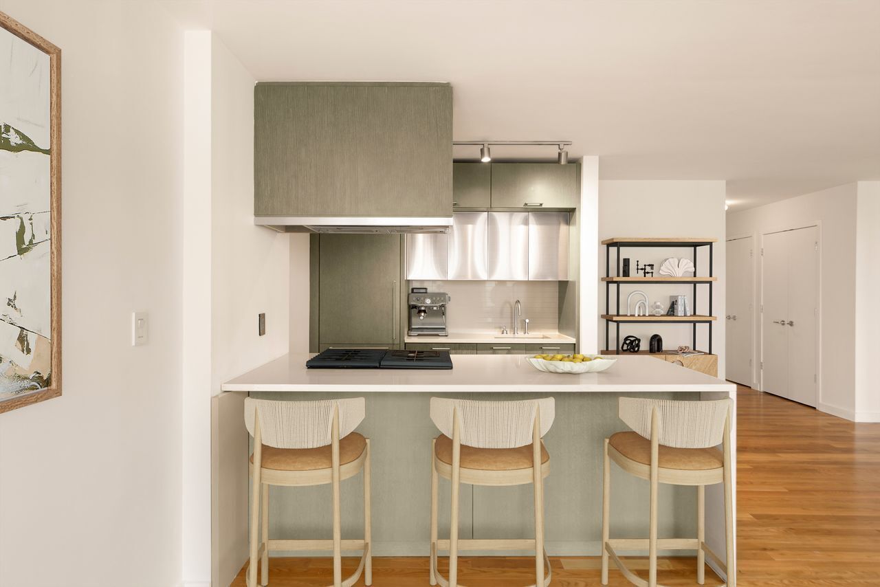 225 Rector Place 22J Battery Park City New York NY 10280