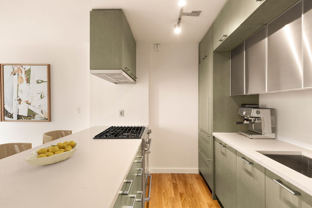 225 Rector Place 22J Battery Park City New York NY 10280