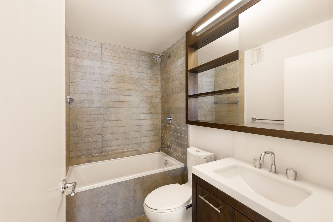 225 Rector Place 22J Battery Park City New York NY 10280