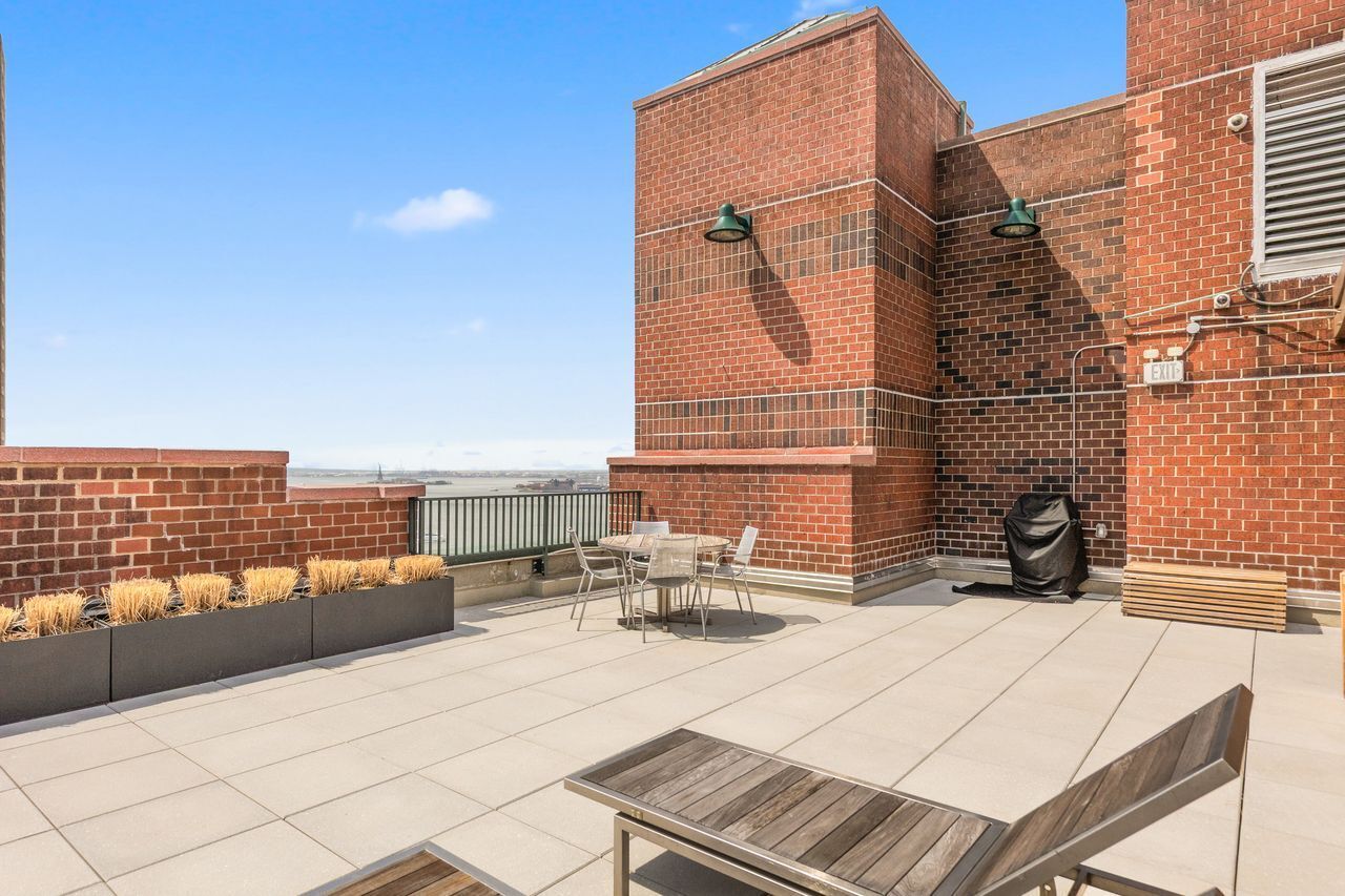 225 Rector Place 22J Battery Park City New York NY 10280
