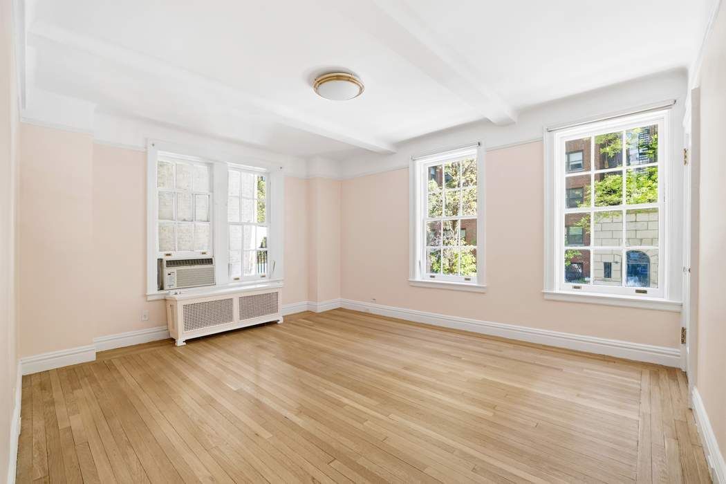 25 East 86th Street 2E Carnegie Hill New York NY 10028