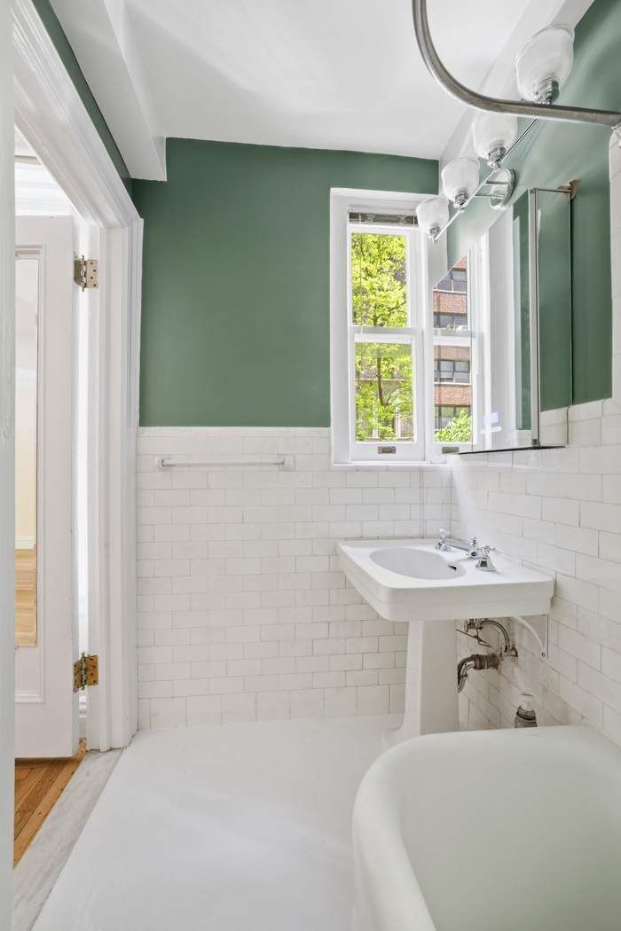25 East 86th Street 2E Carnegie Hill New York NY 10028