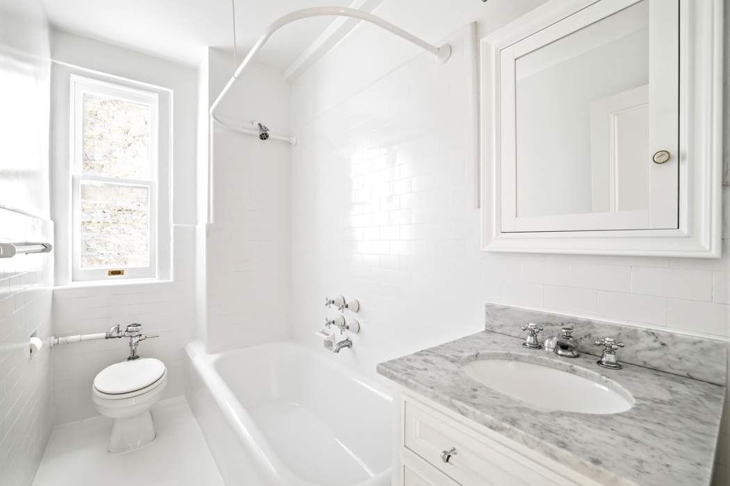 25 East 86th Street 2E Carnegie Hill New York NY 10028