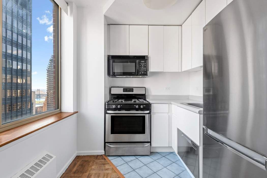 236 East 47th Street 33D Turtle Bay New York NY 10017