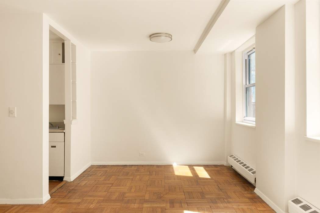 63 East 9th Street 3M Greenwich Village New York NY 10003