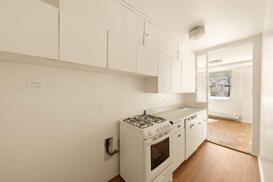 63 East 9th Street 3M Greenwich Village New York NY 10003