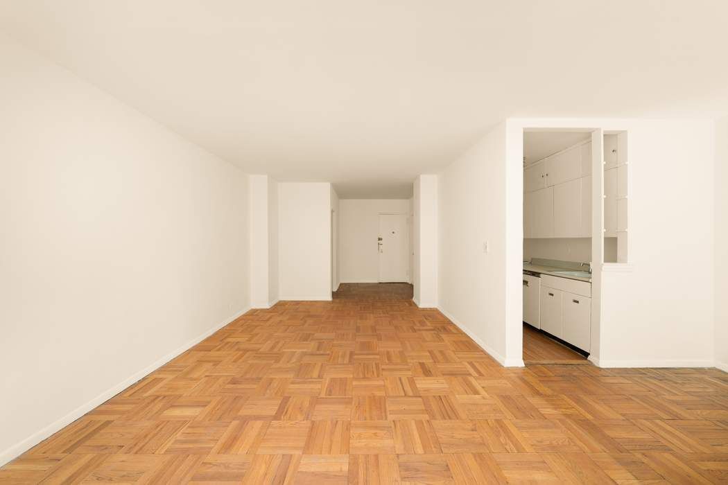 63 East 9th Street 3M Greenwich Village New York NY 10003