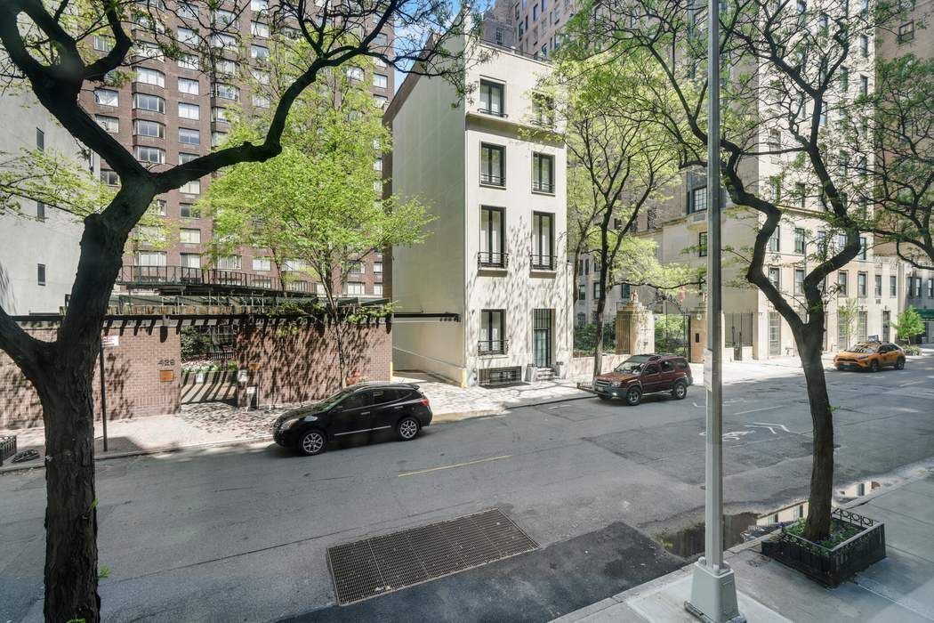 424 East 52nd Street 2A Beekman Place New York NY 10022