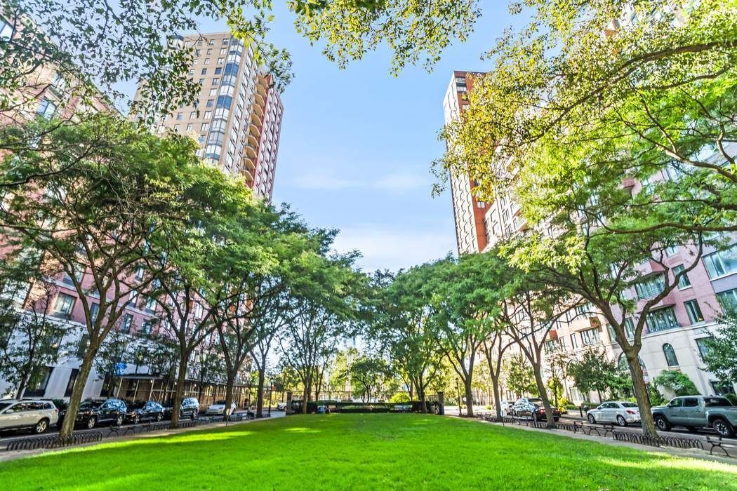 300 Rector Place 4B Battery Park City New York NY 10280