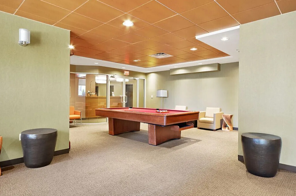 330 East 38th Street 51G Murray Hill New York NY 10016