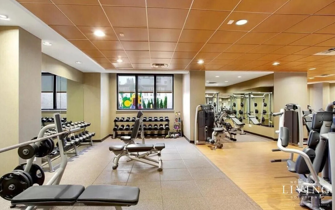 330 East 38th Street 51G Murray Hill New York NY 10016