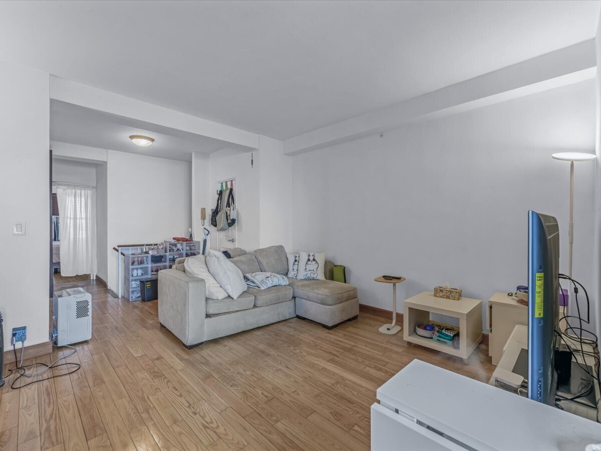 99-05 63rd Drive 7R Forest Hills Queens NY 11374