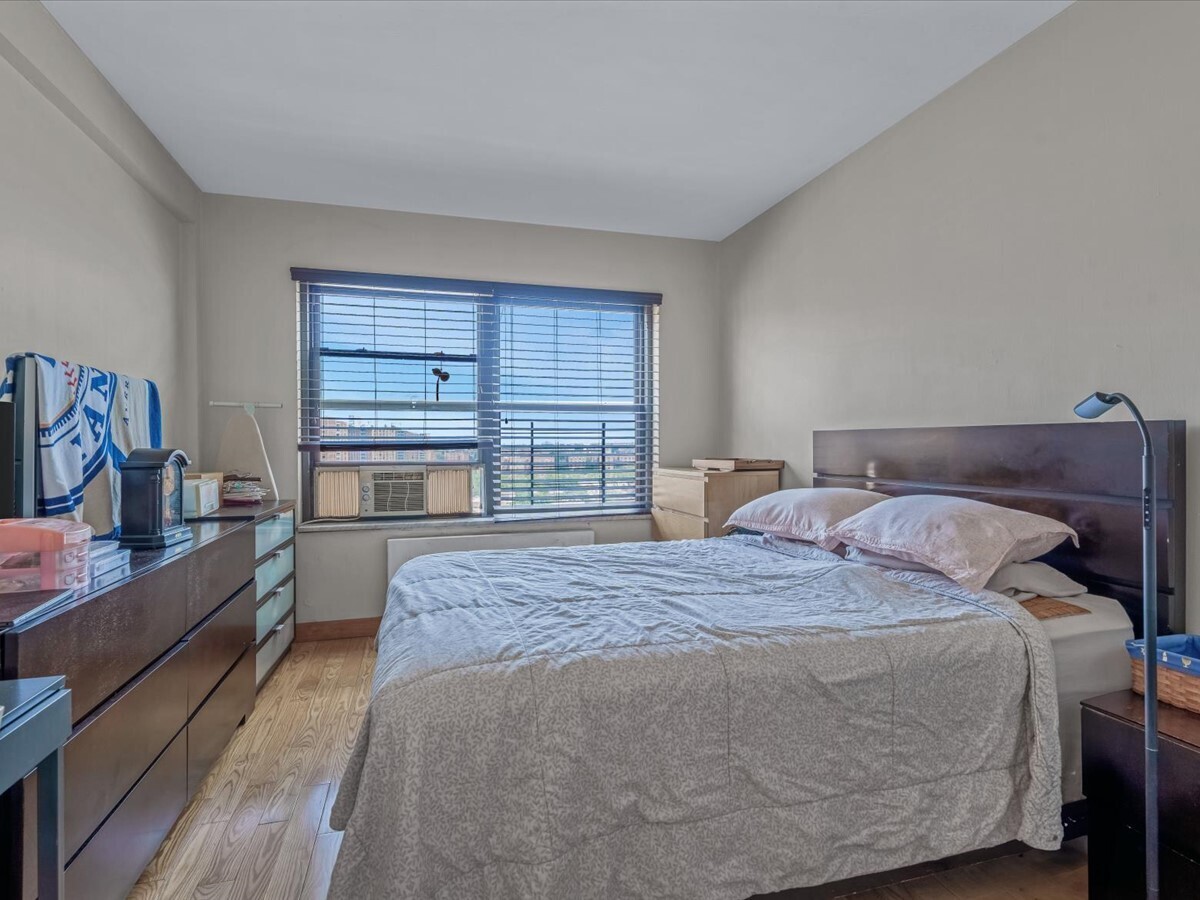 99-05 63rd Drive 7R Forest Hills Queens NY 11374
