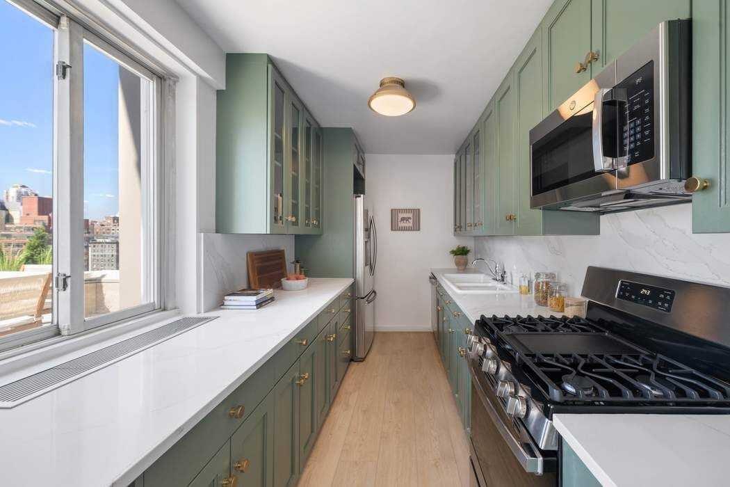201 East 79th Street 19D Upper East Side New York NY 10075