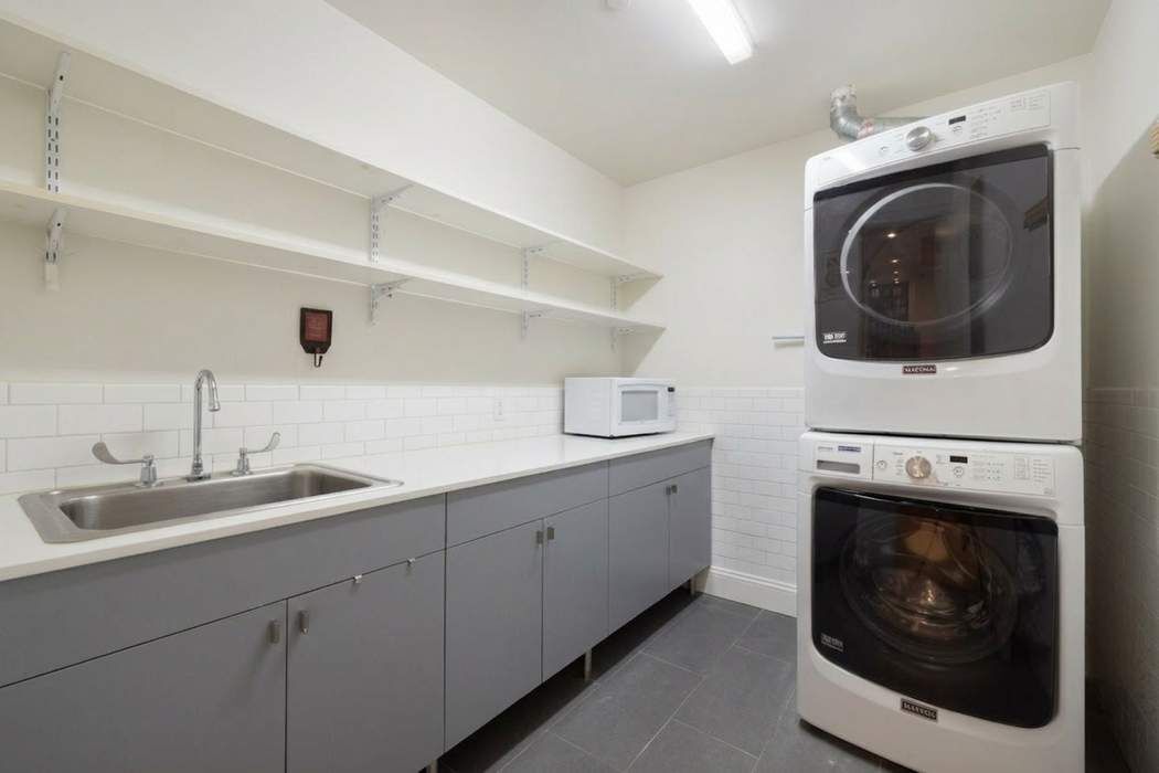 345 Carroll Street GD Gowanus Brooklyn NY 11231
