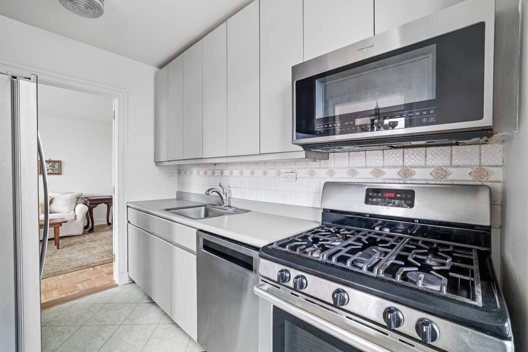 171 East 84th Street 17C Upper East Side New York NY 10028