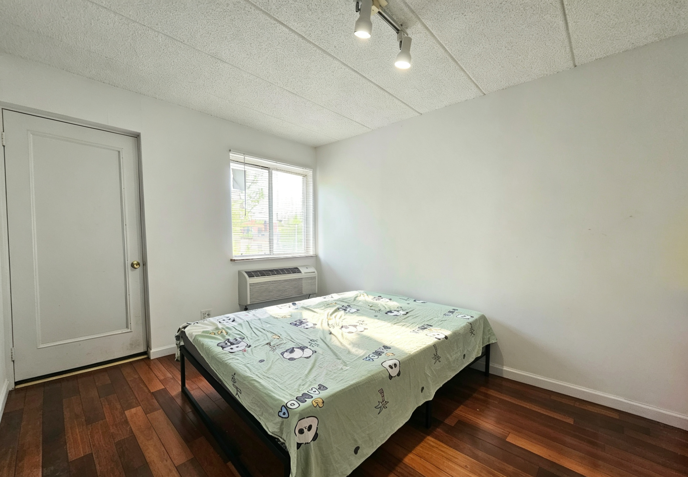 76-01 113th Street 3C Forest Hills Queens NY 11375