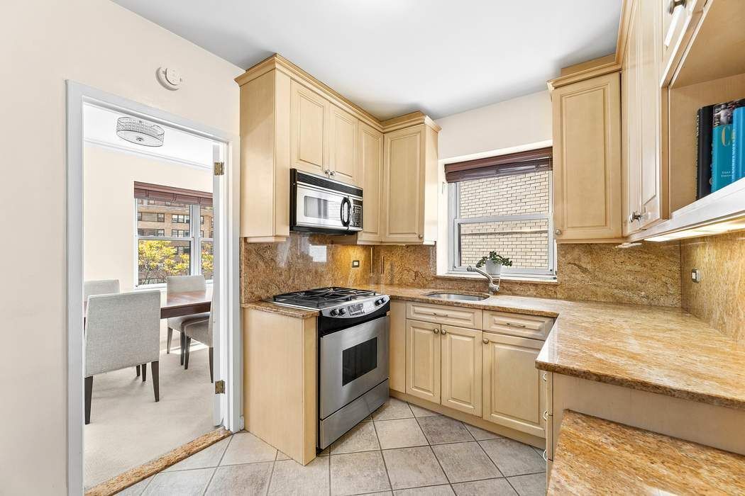 430 East 56th Street 9B Sutton Place New York NY 10022