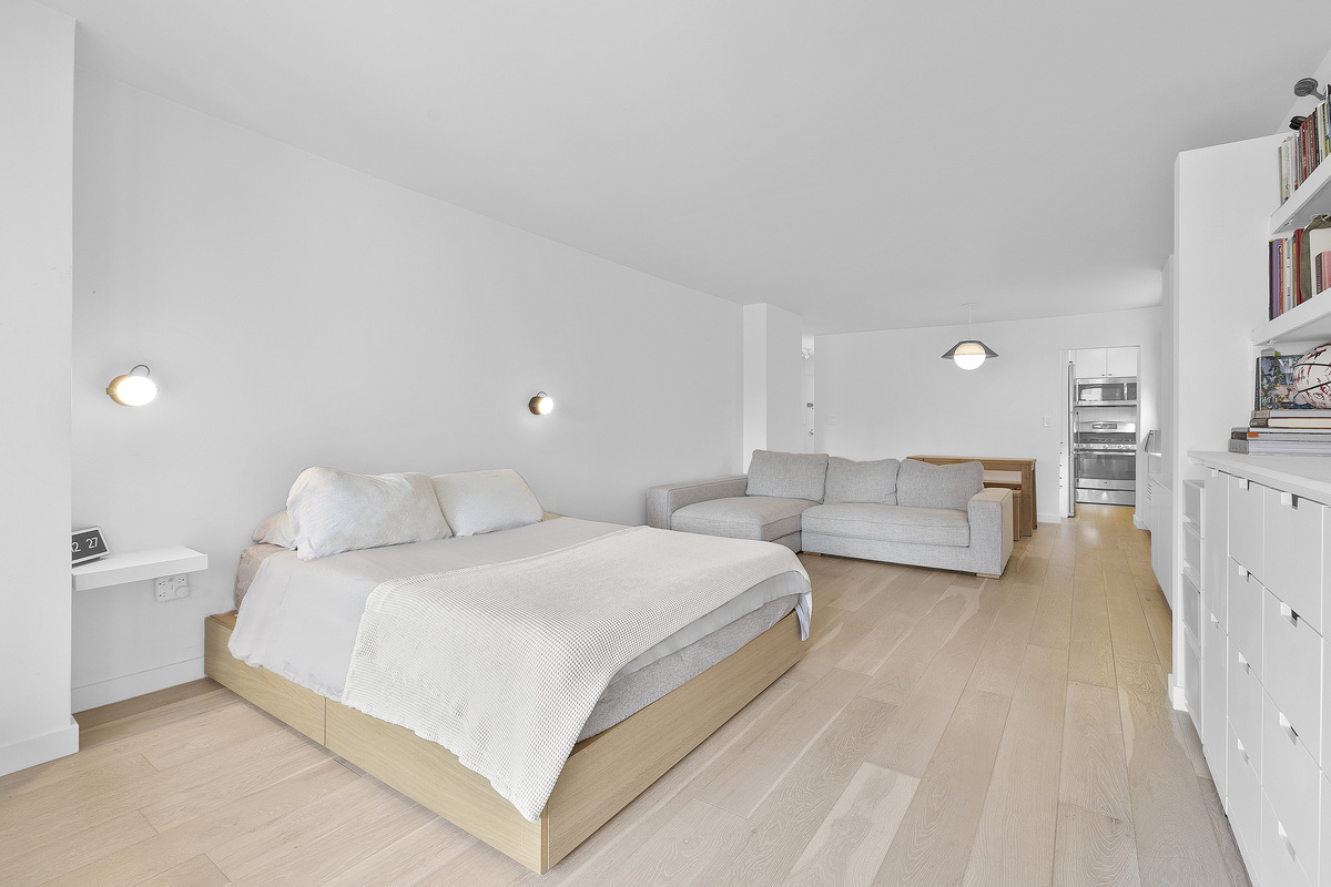 142 East 16th Street 11G Gramercy Park New York NY 10003