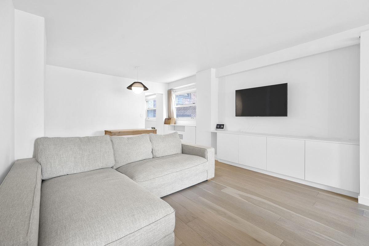 142 East 16th Street 11G Gramercy Park New York NY 10003