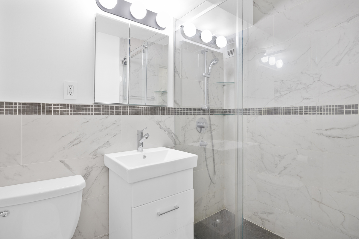 142 East 16th Street 11G Gramercy Park New York NY 10003
