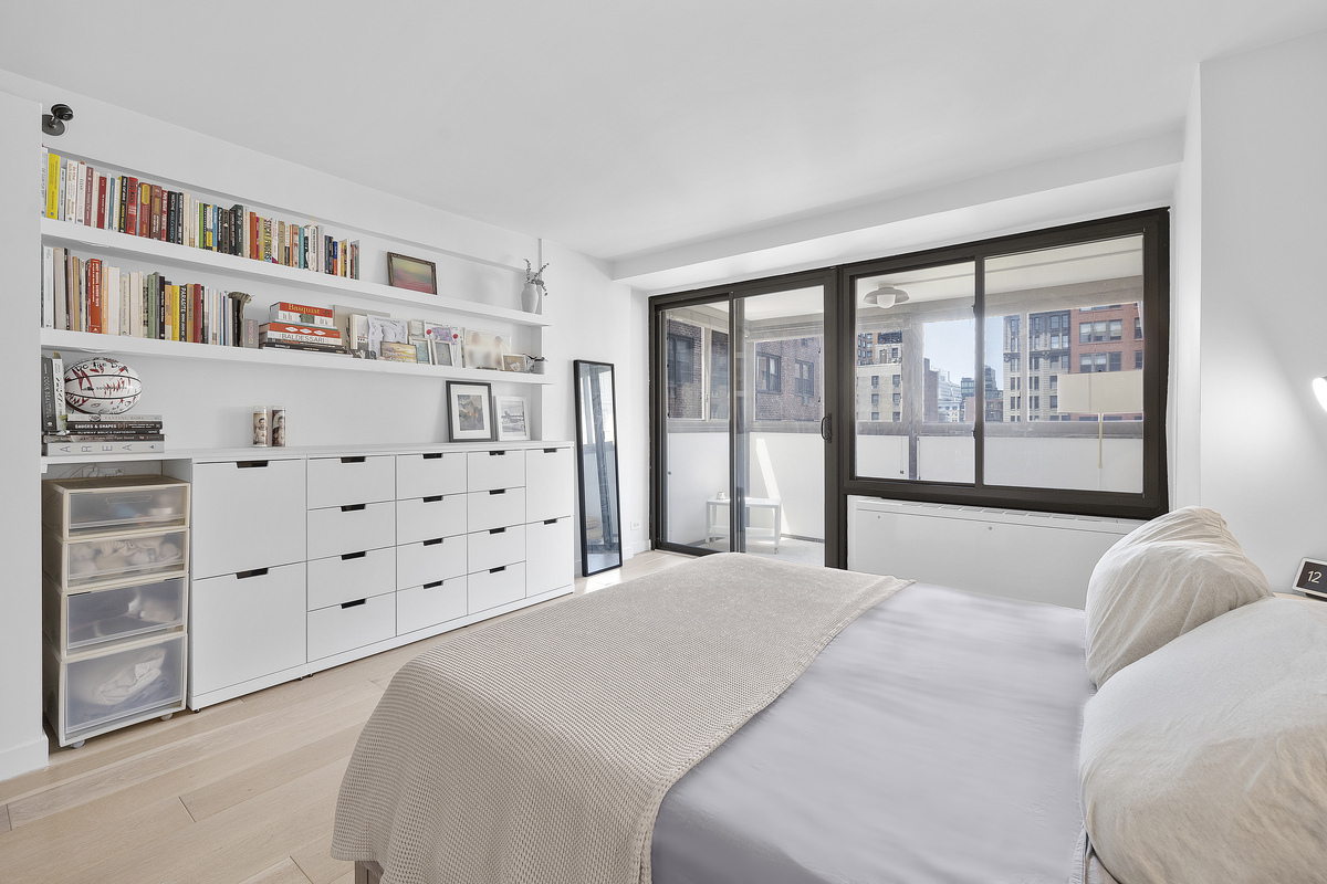142 East 16th Street 11G Gramercy Park New York NY 10003