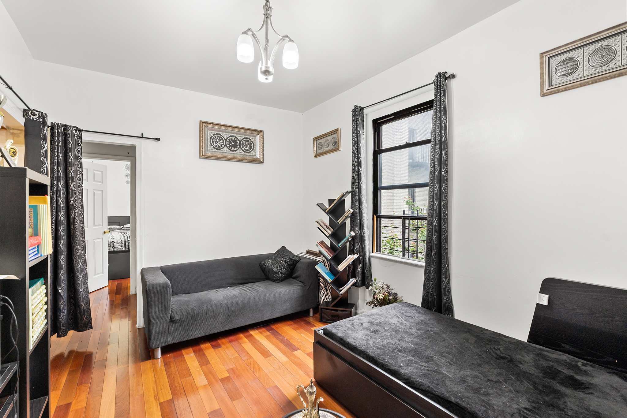 21-05 33rd Street 21-58 35th St. #4G Steinway-Ditmars Queens NY 11105