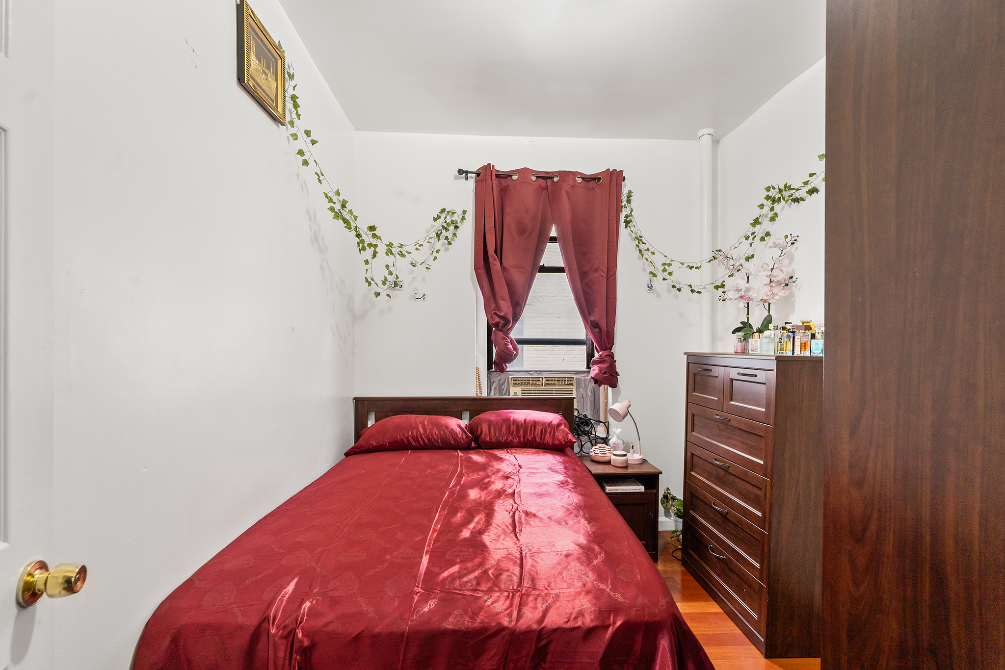 21-05 33rd Street 21-58 35th St. #4G Steinway-Ditmars Queens NY 11105