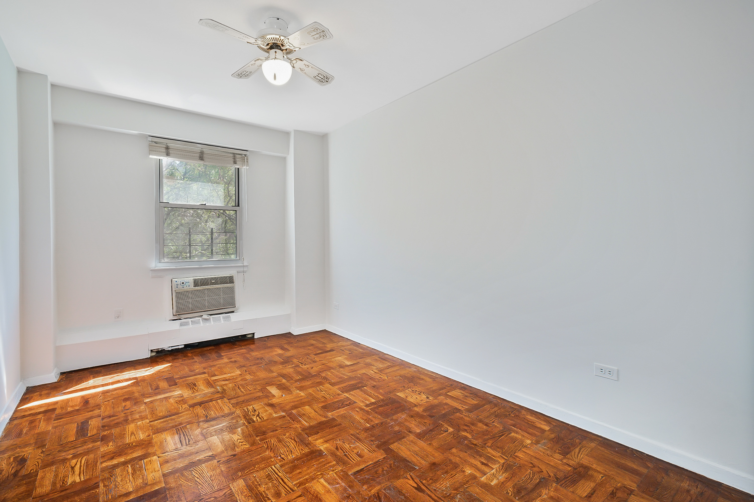 1608 Ocean Parkway 8B Gravesend Brooklyn NY 11230
