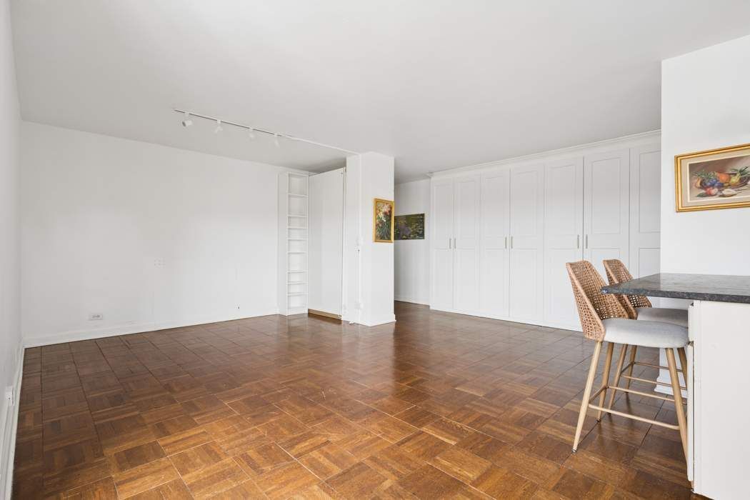 568 Grand Street J1202 Lower East Side New York NY 10002