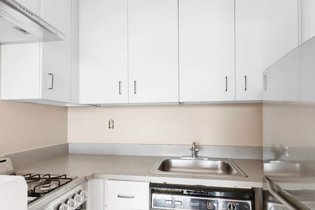 23-22 30th Road Astoria Queens NY 11102