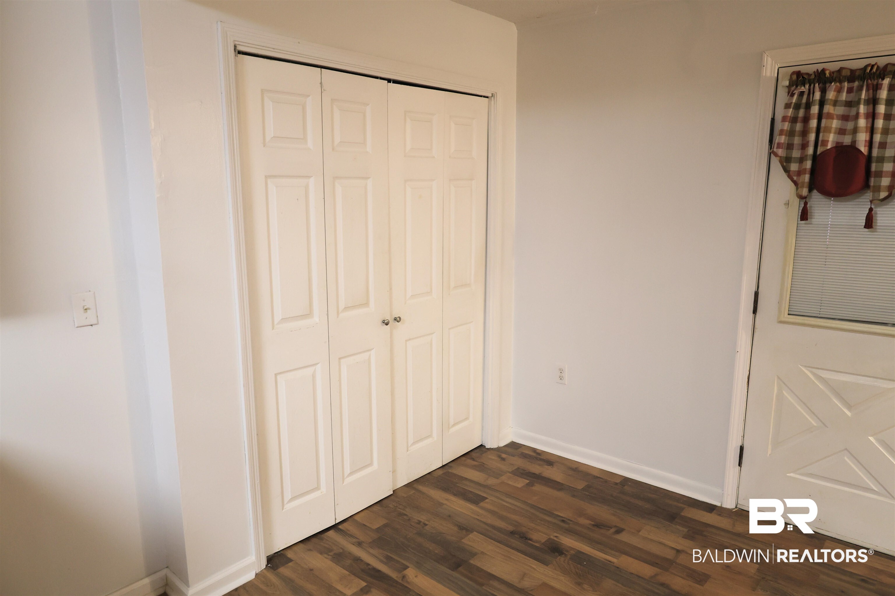 396948 | Photo 27