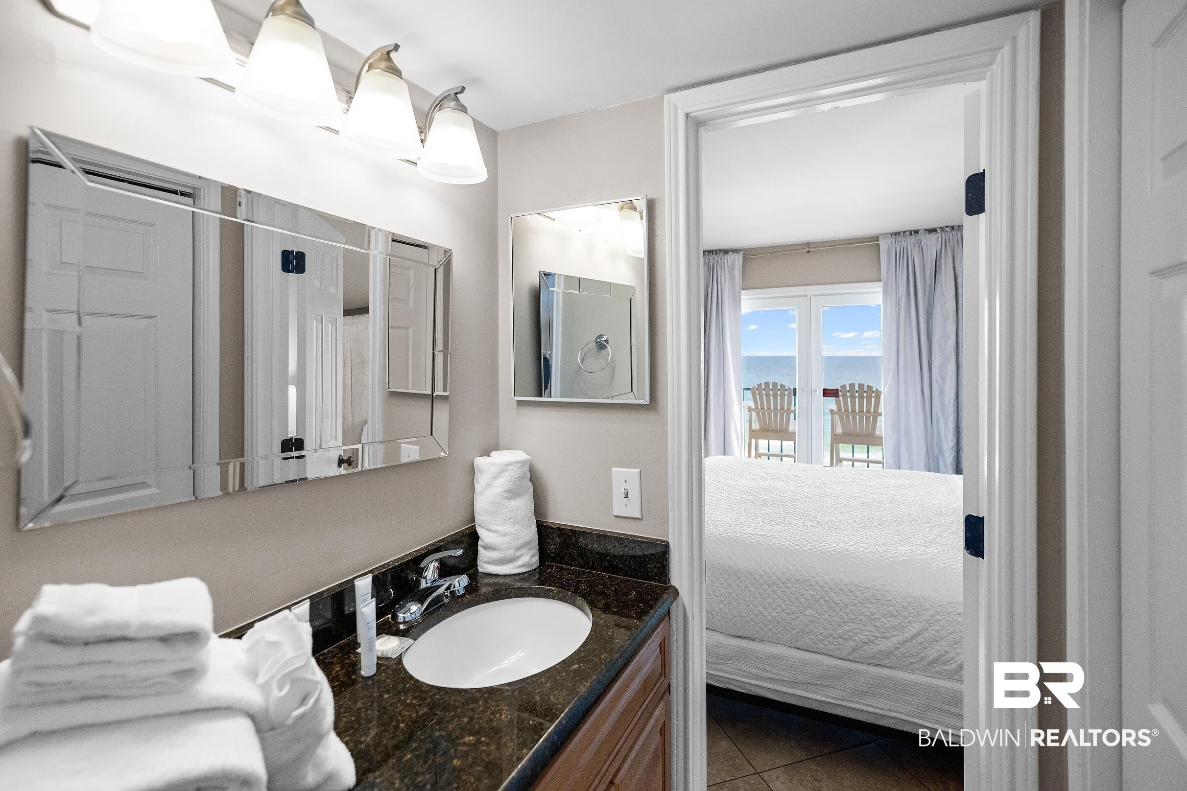 396961 | Photo 23