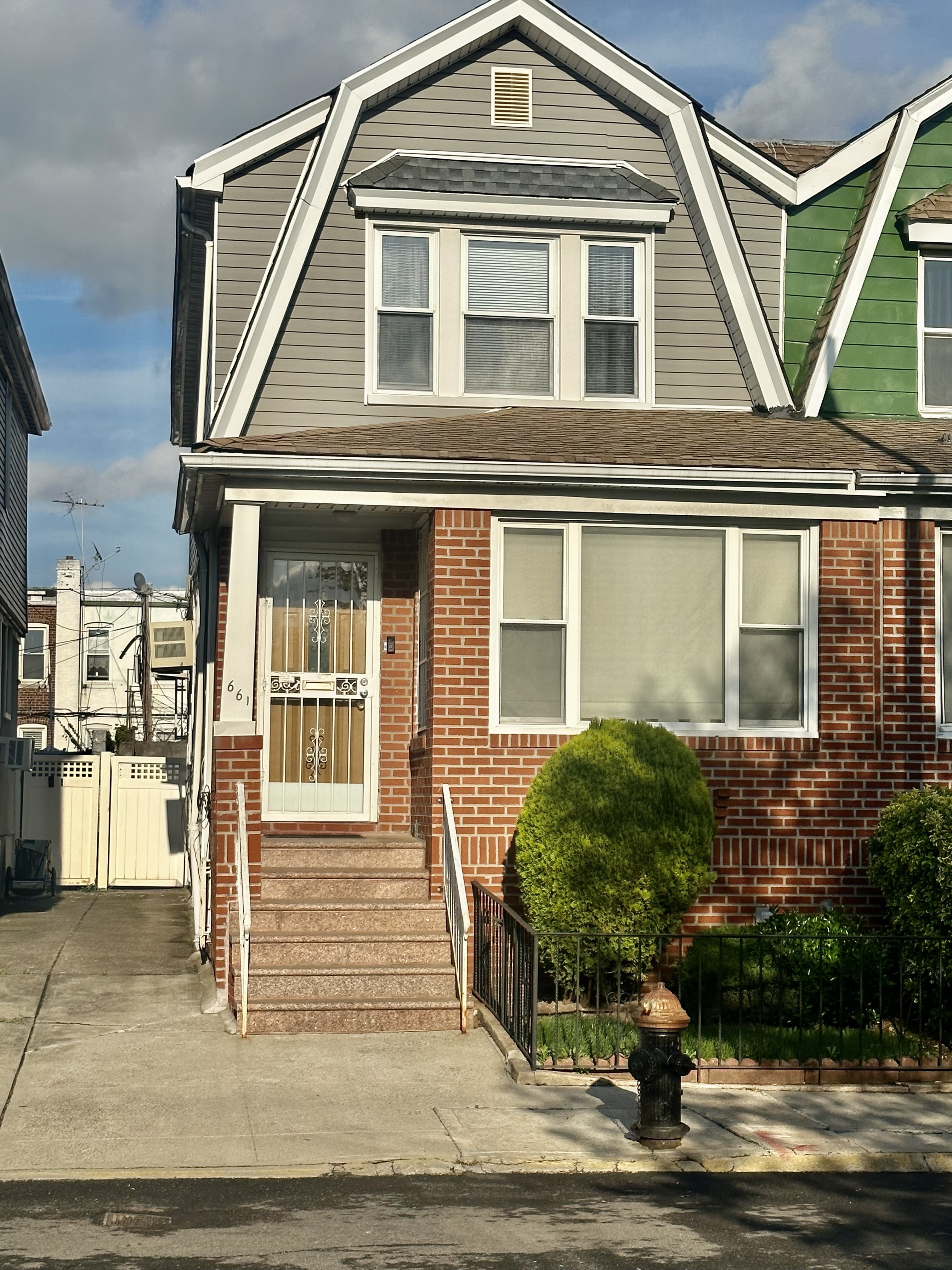 661 East 43rd Street Farragut Brooklyn NY 11203