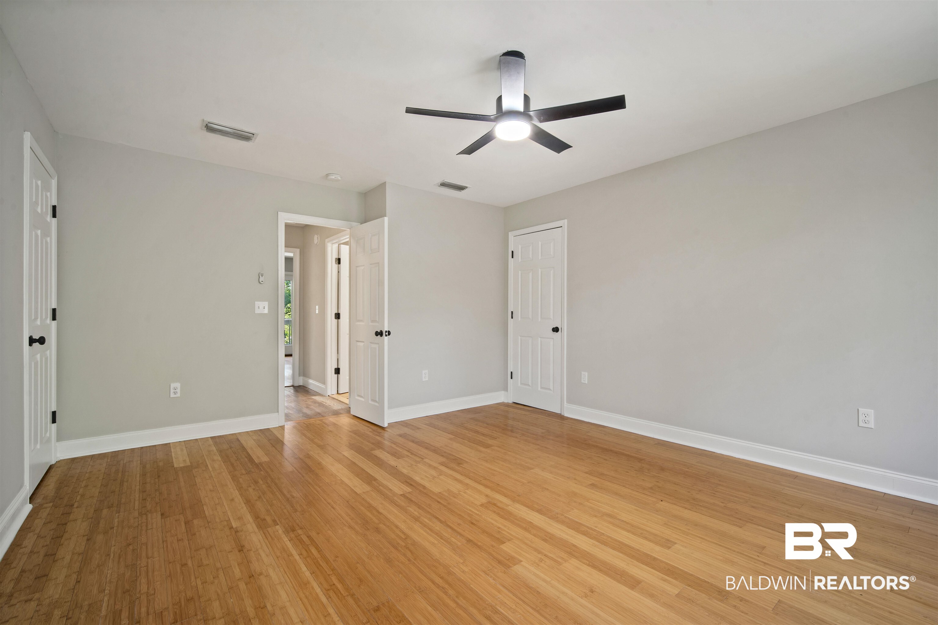397005 | Photo 25