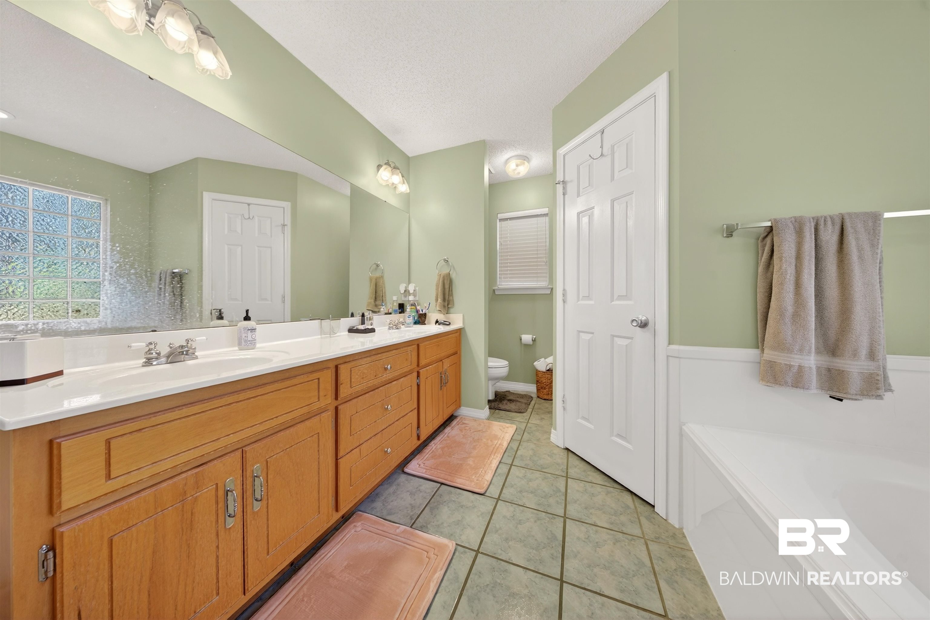 397211 | Photo 21