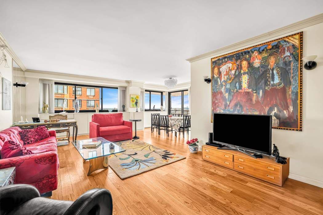 1725 York Avenue 32C Upper East Side New York NY 10128
