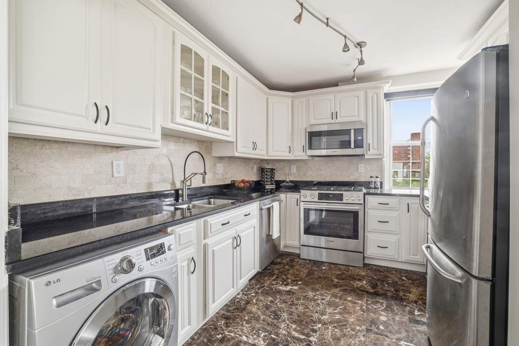 360 West 22nd Street 8M Chelsea New York NY 10011