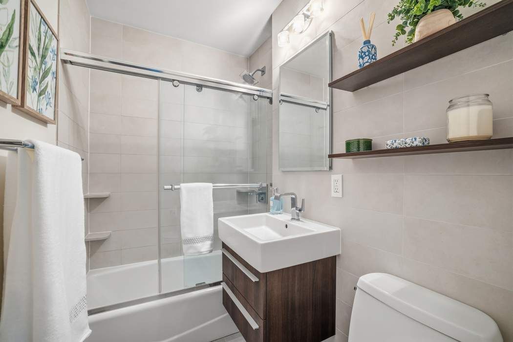 360 West 22nd Street 8M Chelsea New York NY 10011