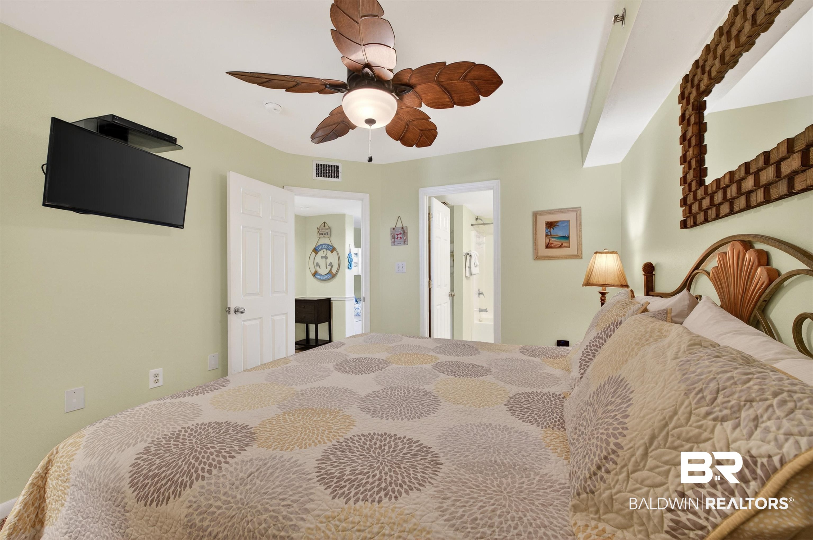 392846 | Photo 25